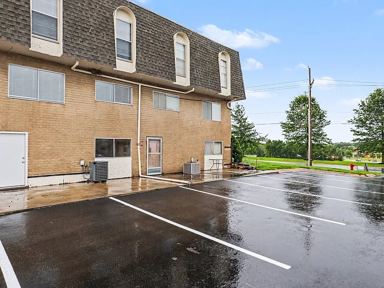Apartments at Georgetown — Photo 30