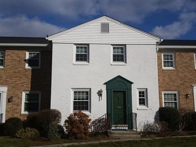 105 Heritage Hill Rd, New Canaan, CT, 06840