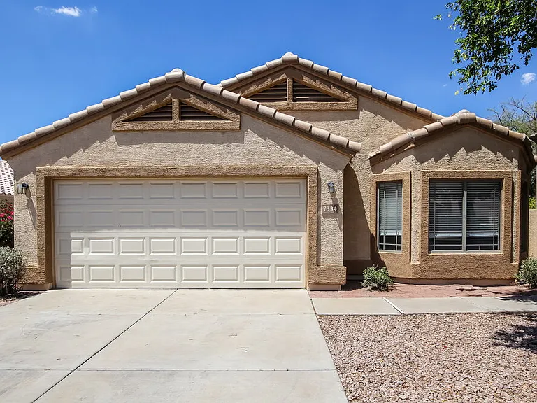 7334 W Lamar Rd — Photo 1