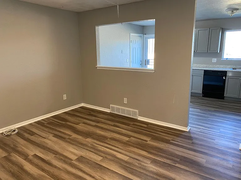 2569 E 99th Way — Photo 3