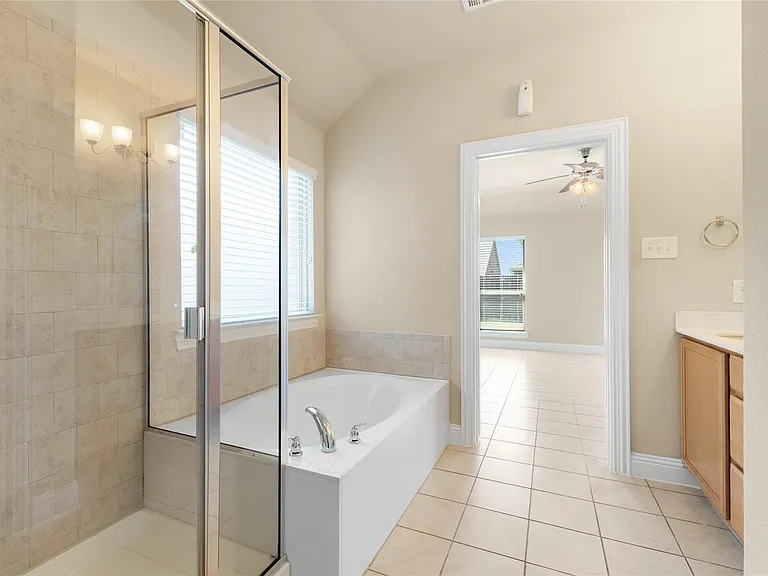3816 Fordham St — Photo 12