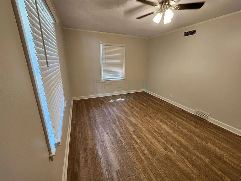 7520 W Markham St — Photo 39