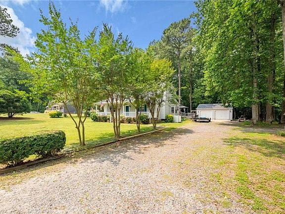 4th image of 212 Oakwood Ln