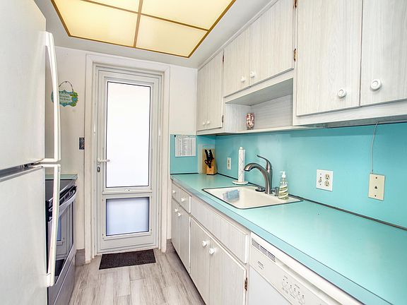 5th image of 3424 SE 12th St APT C3