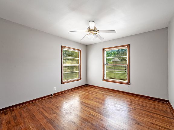 3rd image of 2615 W Johnson St