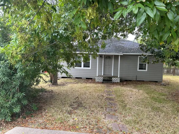 1021 Park Dr, La Porte, TX 77571