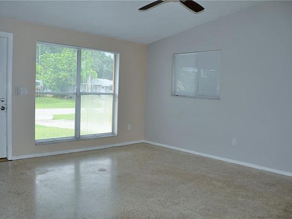 5th image of 8033 Cascadas Ave