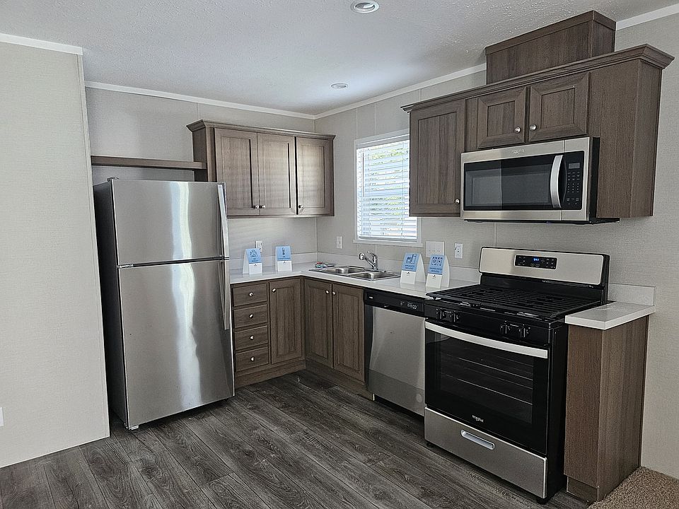 1st image of 2316 Dogwood St #27