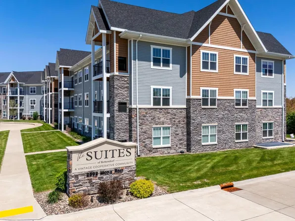 2592 Middle Rd #217, Bettendorf, IA 52722