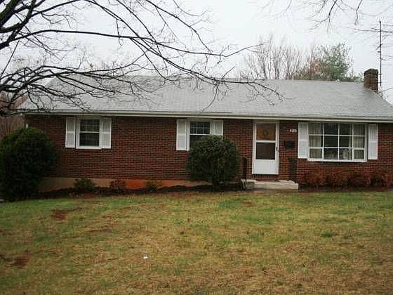 1st image of 812 Pinecrest Ave