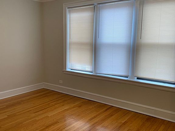 4th image of 3911 N Greenview Ave #3F