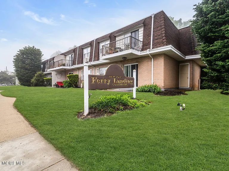 321 Shore Dr #18 — Photo 14