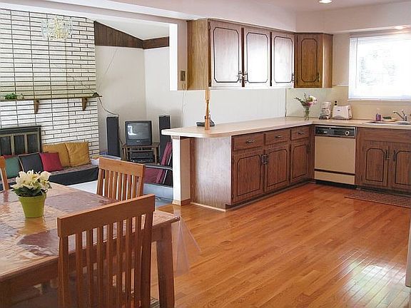 Kitchen & Family Room