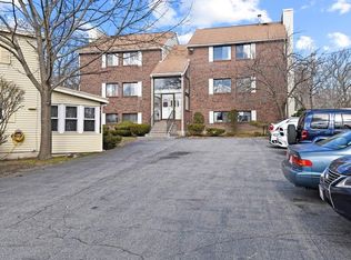 100 E Meadow Rd APT 4, Lowell, MA 01854
