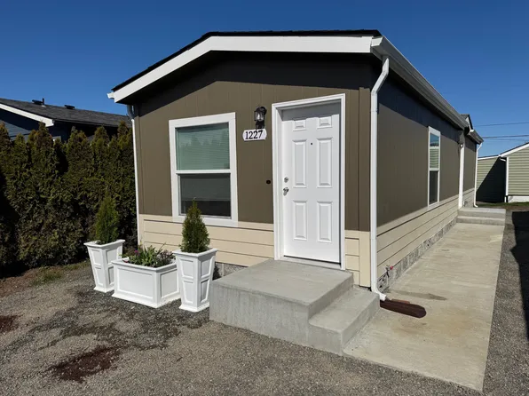 1227 W 5th St, Pt Angeles, WA 98363