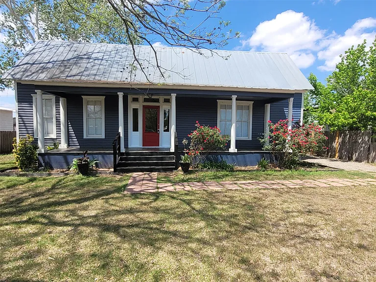 403 Fawcett St — Photo 16