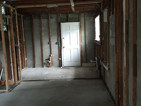 2nd image of 2244 Orchard St