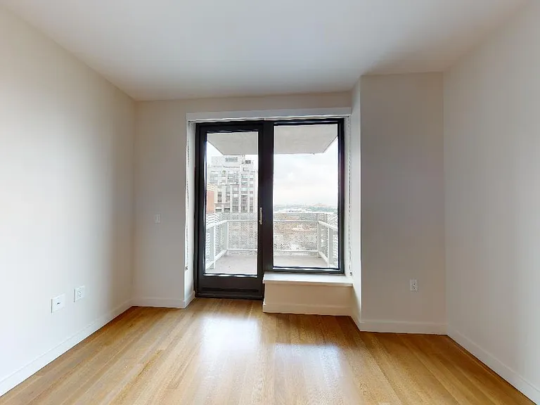 515 E 86th St #2105 — Photo 10