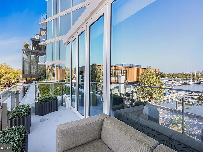 601 Wharf St SW #208 — Photo 5