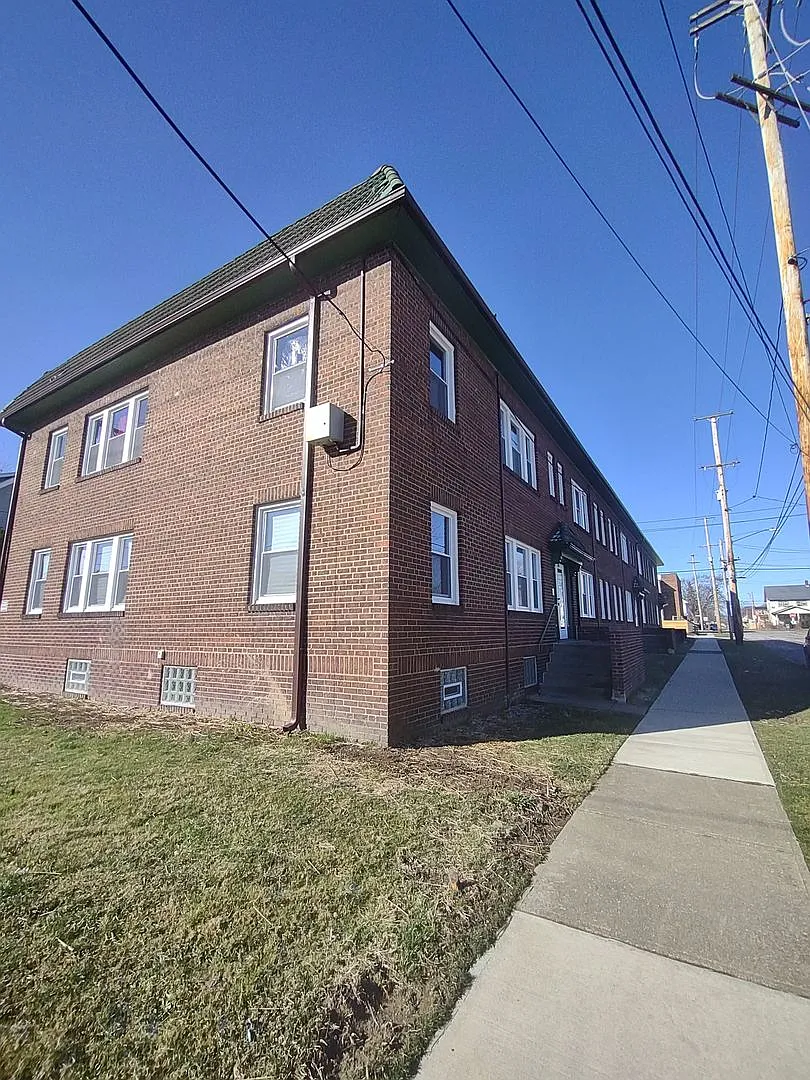 250 - 9705 - 9709 - 9715 Loretta Ave — Photo 1