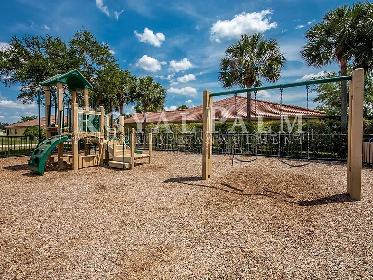 18321 Gibraltar Ln — Photo 33