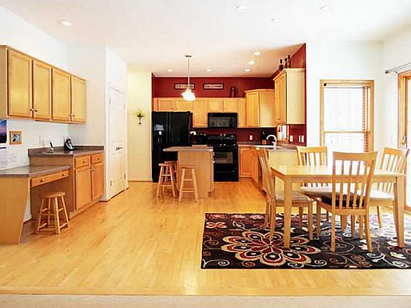 2nd image of 566 Morning Glory Dr