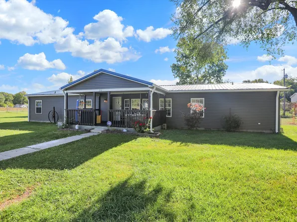 216 N Delaware St, Shirley, IN 47384