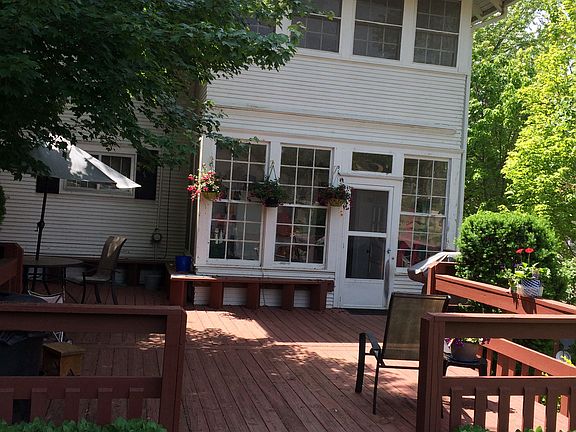 Large Deck for Entertaining