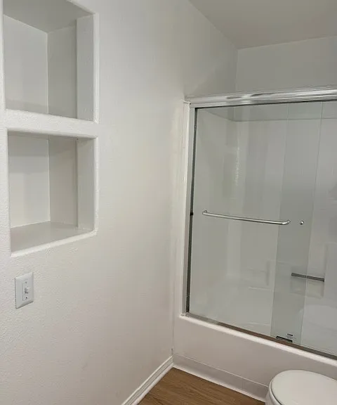 Canoga Luxury Apartments — Photo 31