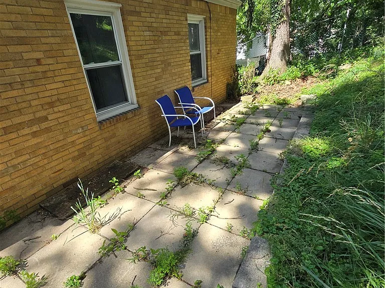 325 Outlook St — Photo 41