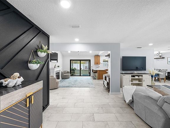 3rd image of 14018 CASCADE LANE