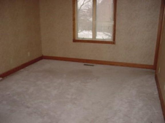 5th image of 1050 Lakewood North Dr