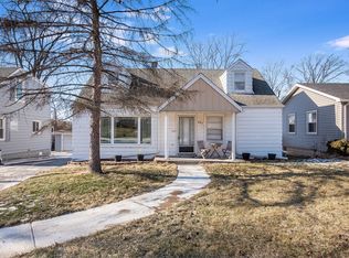 607 Maple Ave, Willow Springs, IL 60480