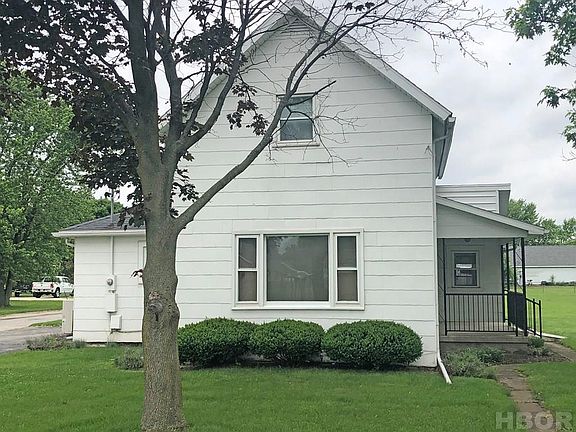 2nd image of 704 Hart Ave