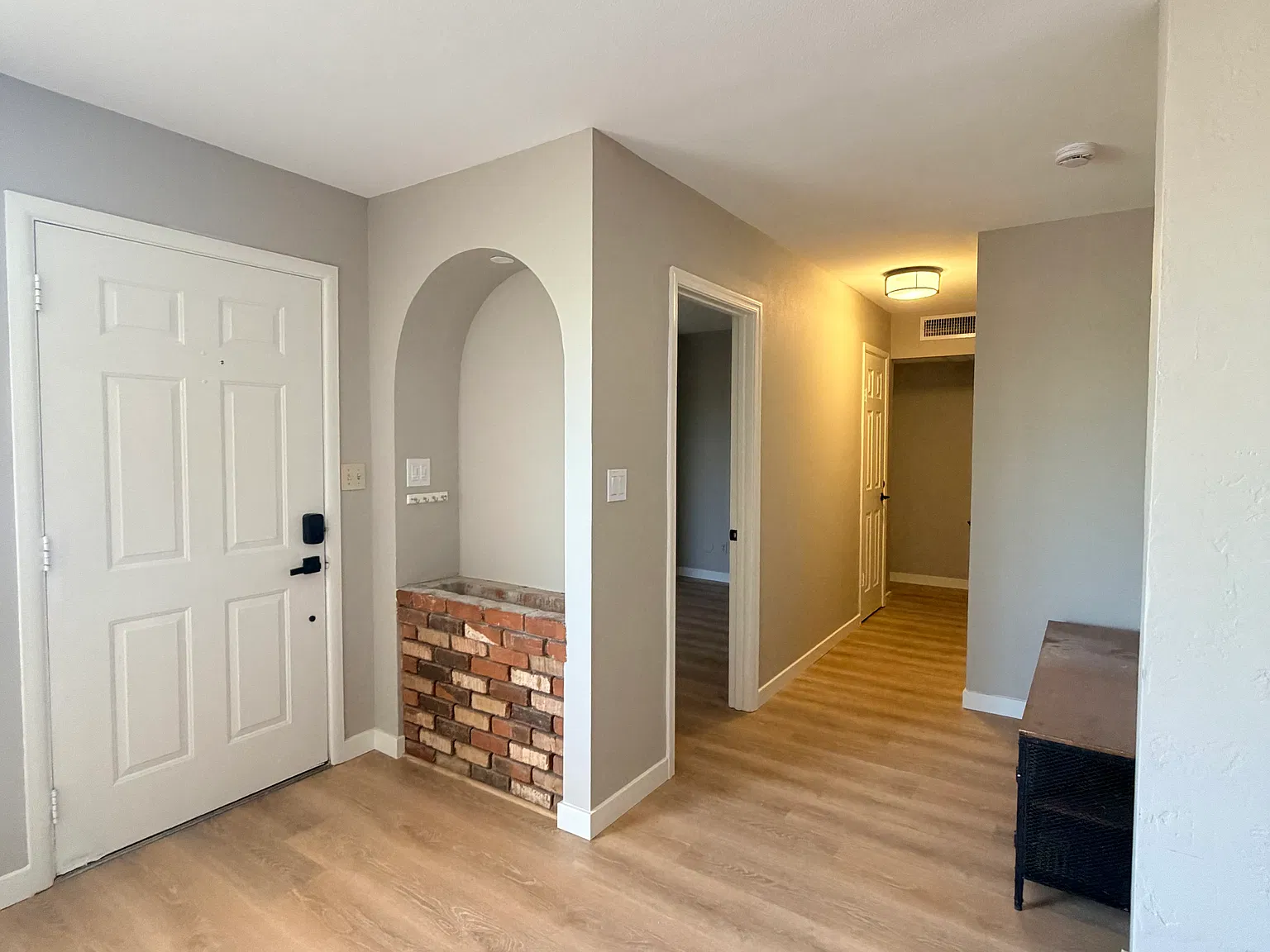 3106 S Los Feliz Dr — Photo 4