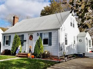 46 Macarthur Dr, Warwick, RI 02889