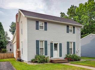 910 Elm St, Paw Paw, MI 49079