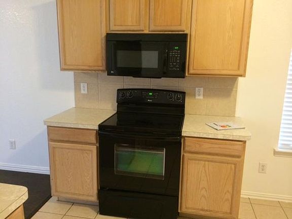 3rd image of 3416 Autumn View Dr