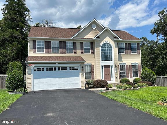 3rd image of 210 Long Hill Ct