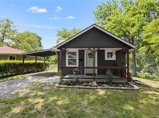 108 N Crescent Ave, Independence, MO 64053