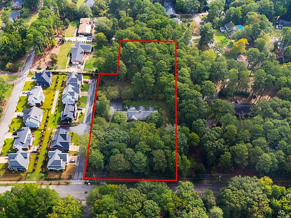 2nd image of 715 Powell Dr