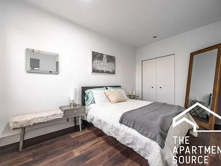 1556 W Hollywood Ave #305 — Photo 6