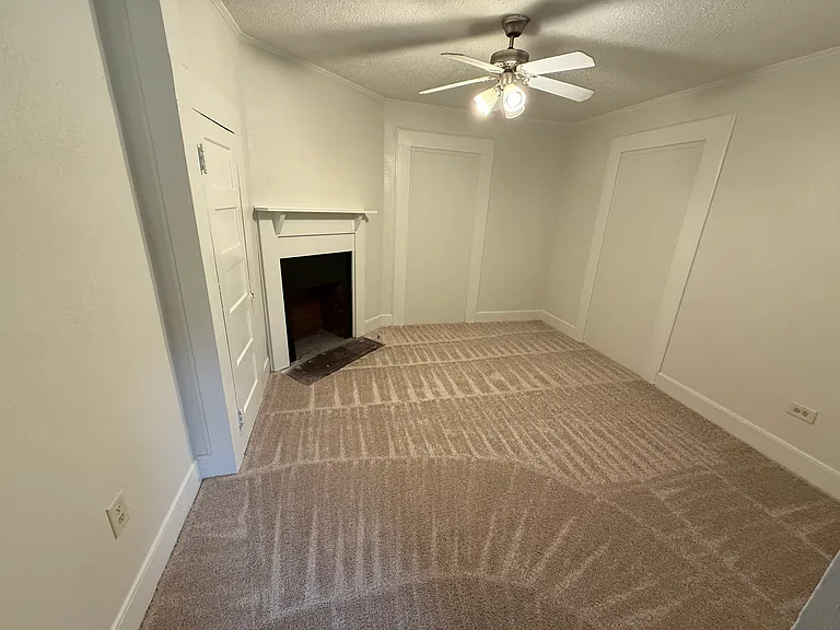 231 N Cotton St — Photo 26