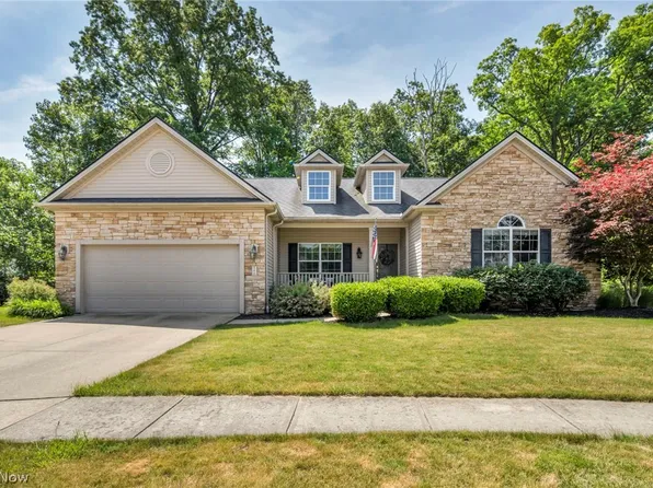880 Shadow Creek Trl, Amherst, OH 44001