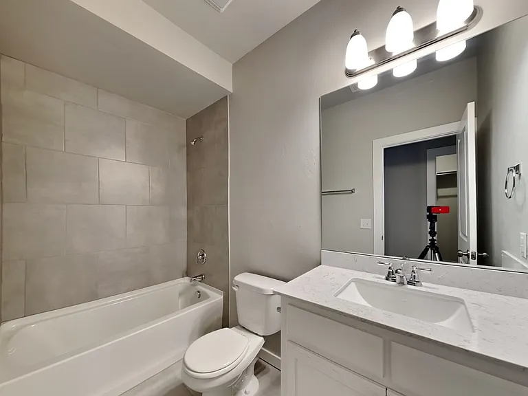 16409 April Dr — Photo 13