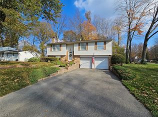 100 Dennis Dr, Cortland, OH
