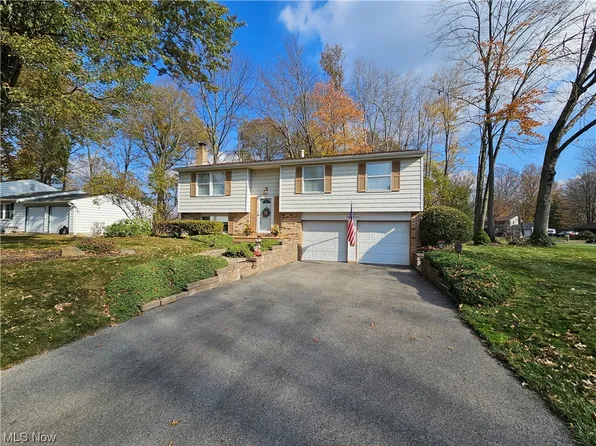 100 Dennis Dr, Cortland, OH 44410