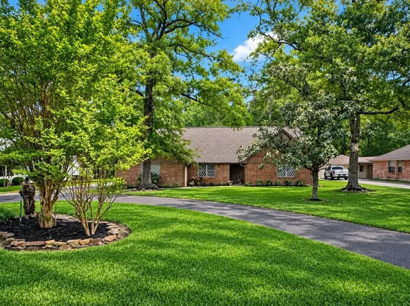 96 Panorama Dr, Conroe, TX 77304