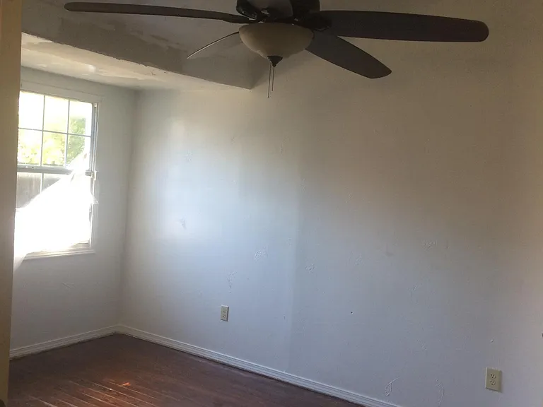 22 N Lakewood Ave — Photo 2