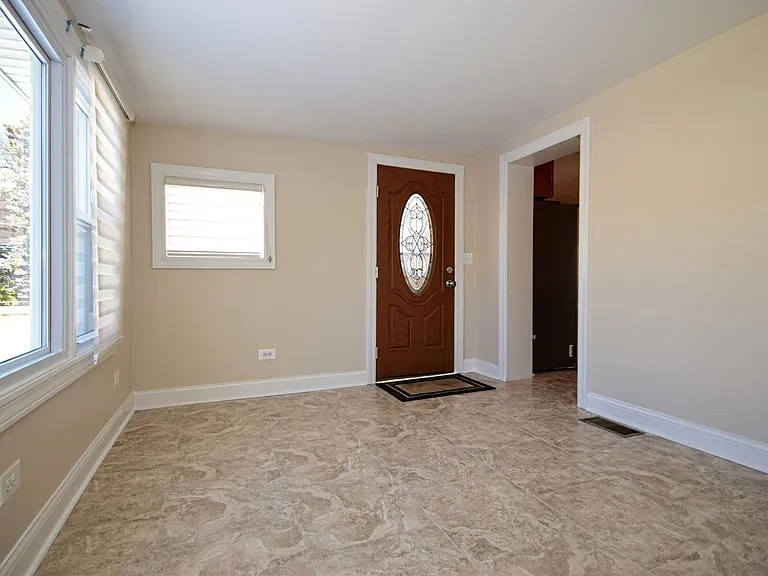 1102 Canfield Rd — Photo 11